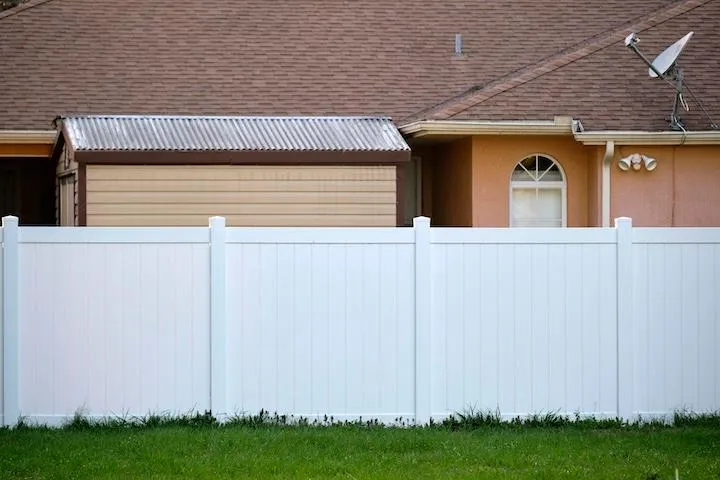 Vinyl Fence & Rail